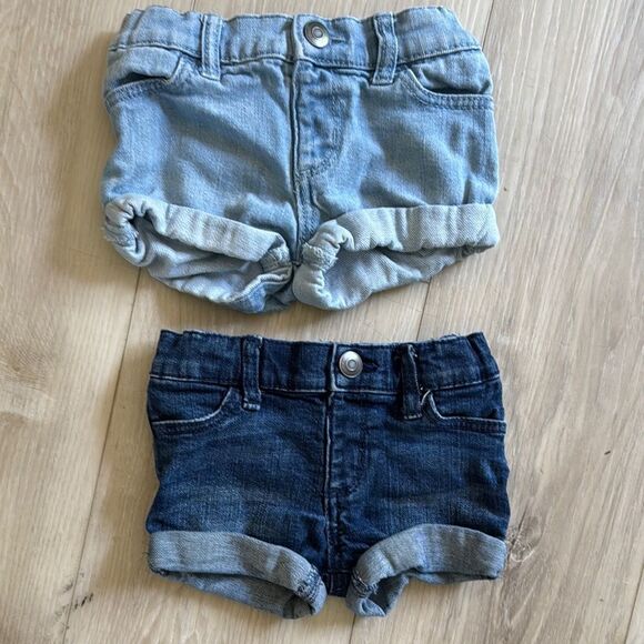 Carter’s Set of Two Denim Jean Shorts Kids Size 12M 12 Months, Baby Girl - Picture 1 of 3